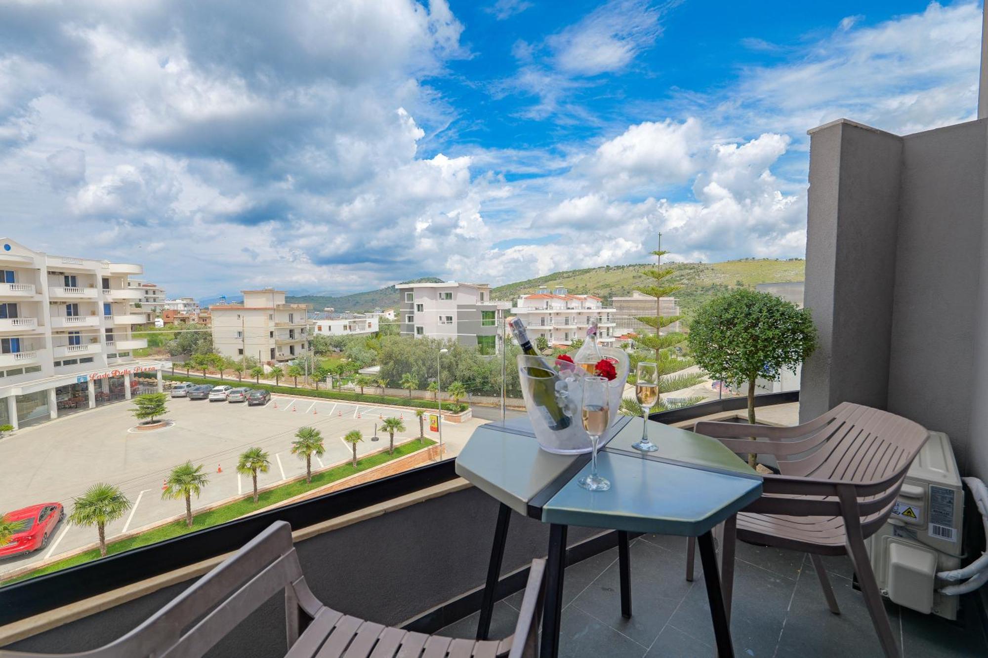 Hotel Kroi Ксамил Екстериор снимка