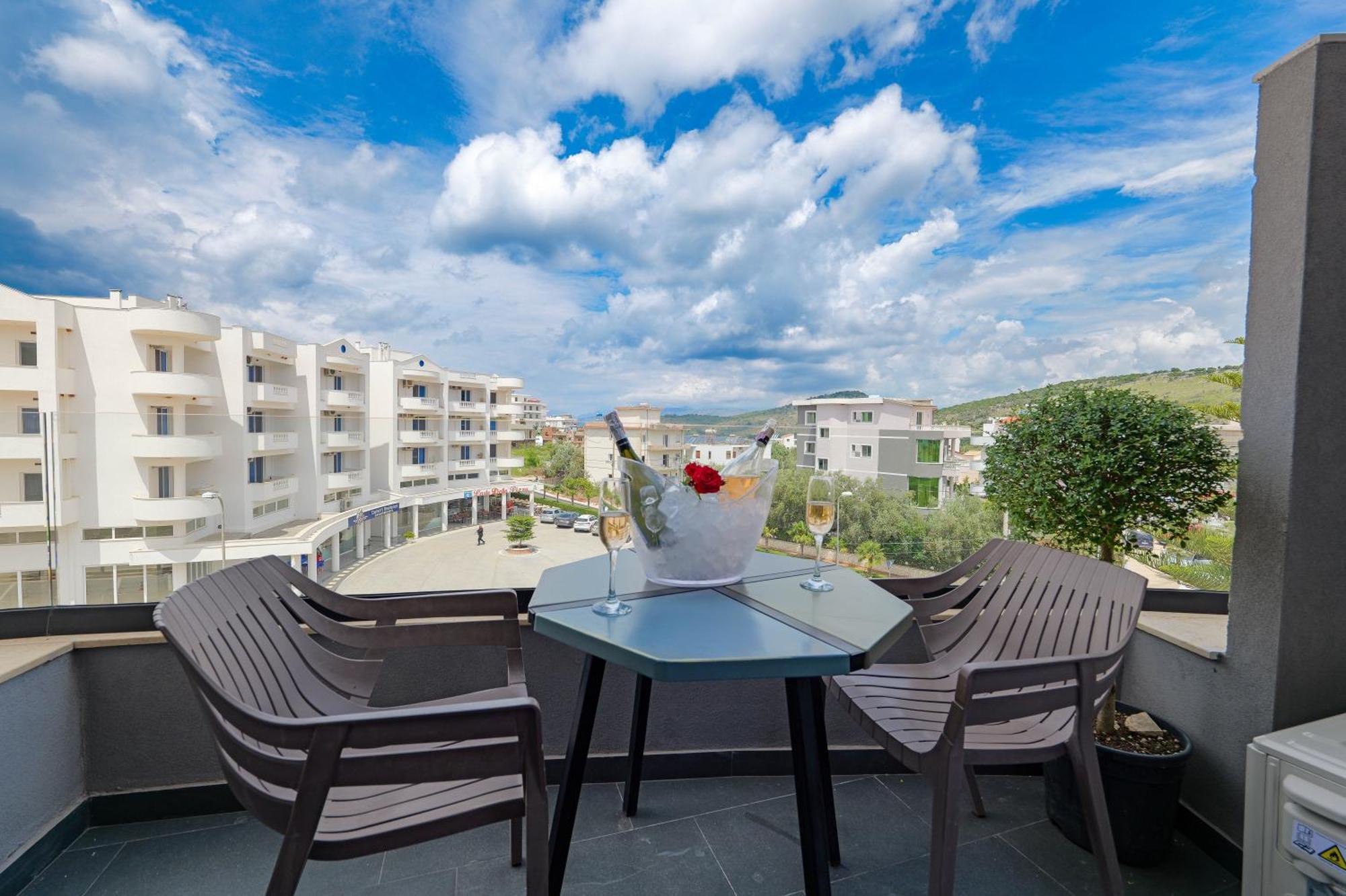 Hotel Kroi Ксамил Екстериор снимка