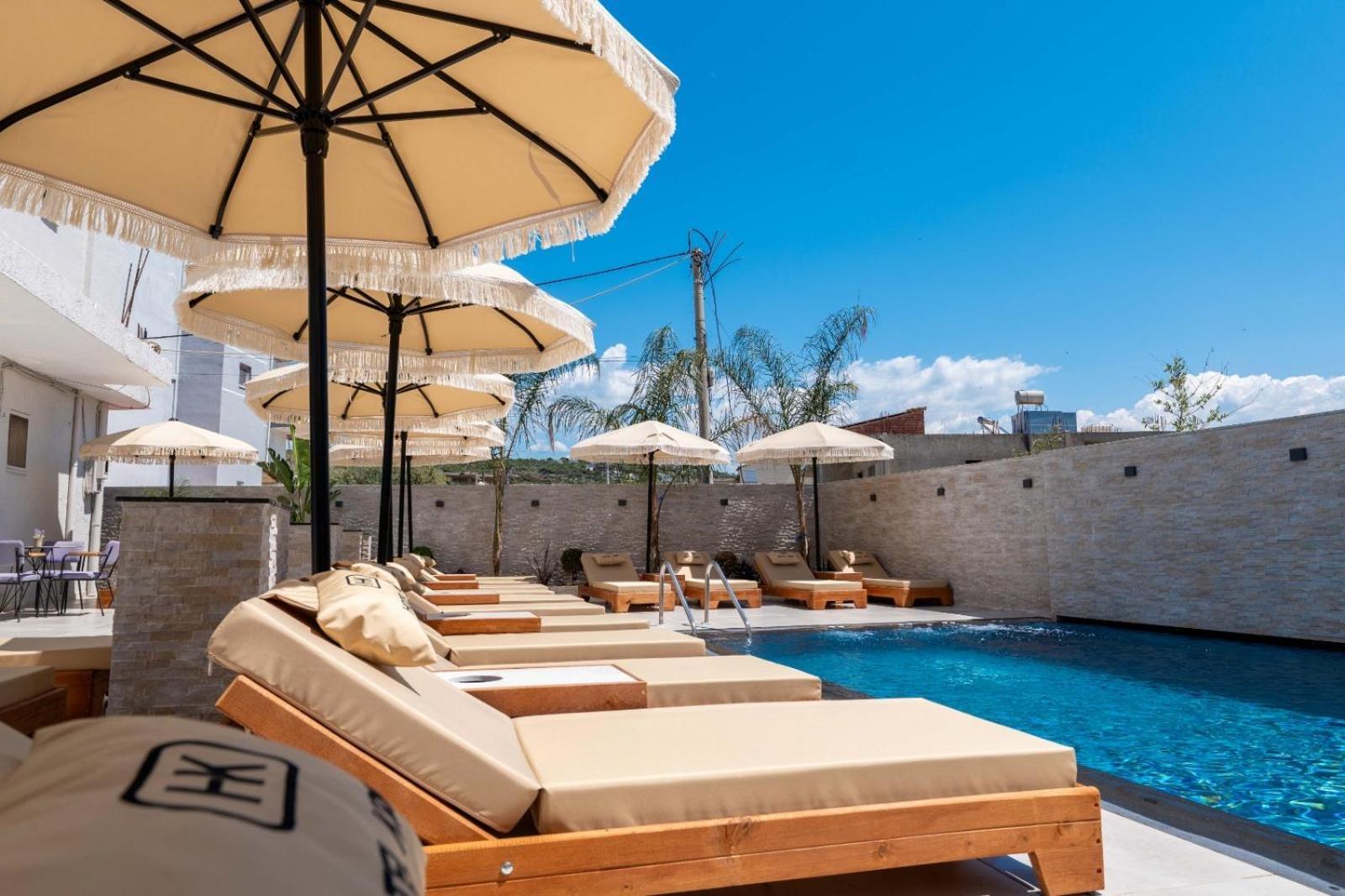 Hotel Kroi Ксамил Екстериор снимка