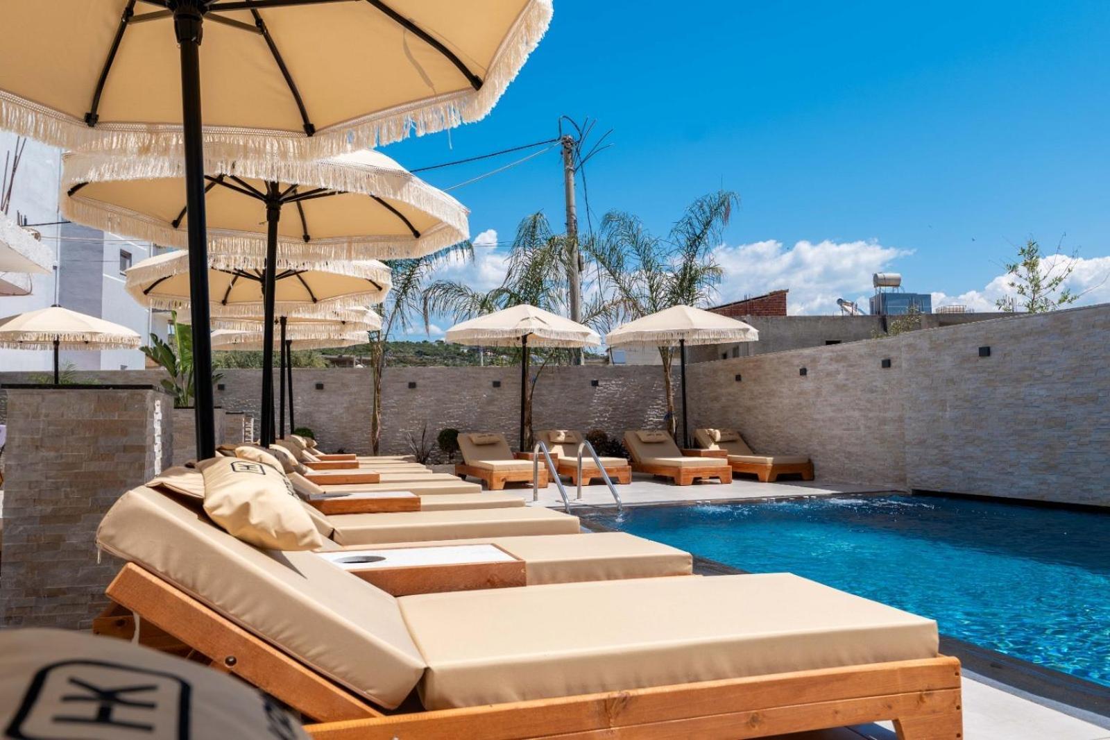 Hotel Kroi Ксамил Екстериор снимка